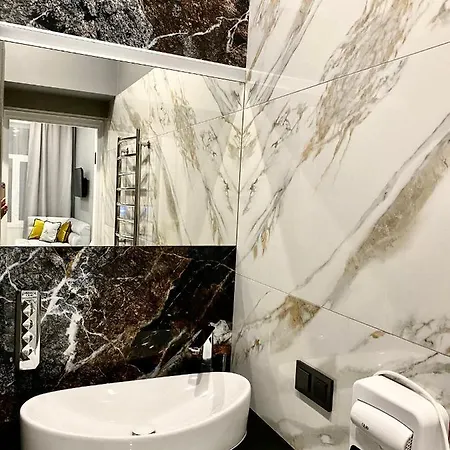 Family Boutique 4* Lviv