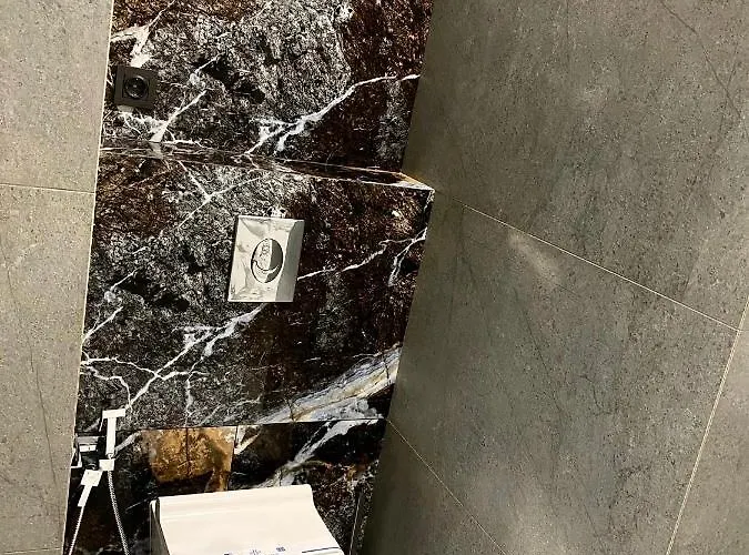 Family Boutique Aparthotel Lviv