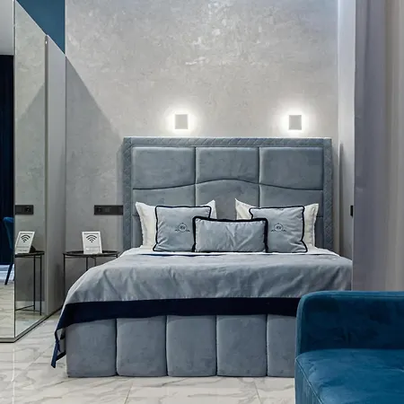Family Boutique Aparthotel Lviv