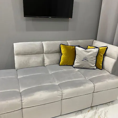 Family Boutique Aparthotel Lviv
