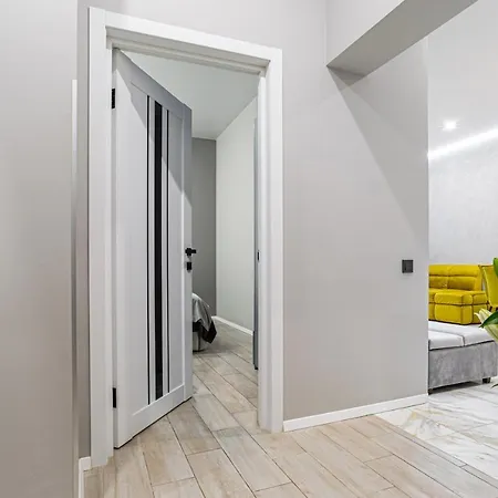 Family Boutique Aparthotel Lviv