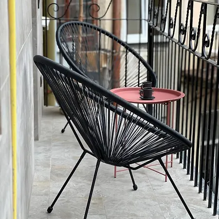 Family Boutique Aparthotel Lviv