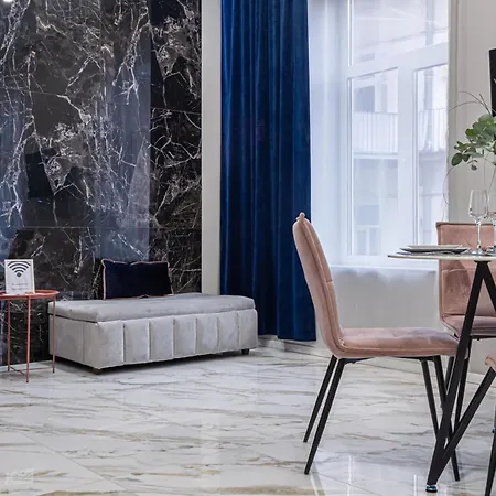 Family Boutique Aparthotel Lviv